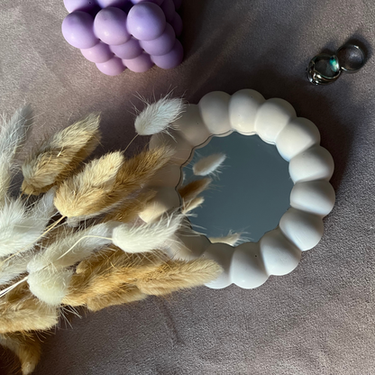 Поставка-огледало „Балончета“